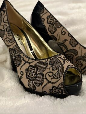 Wild Rose Black Floral Lace Peep-Toe Heels on Nude